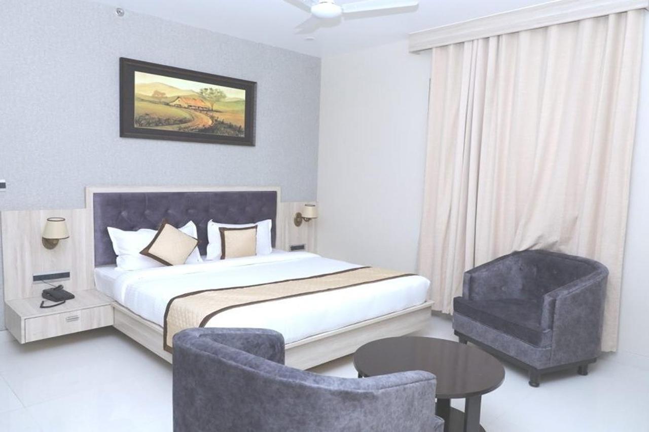 Pine Regency - Aravali'S Peak View Hotel Udaipur Exterior photo